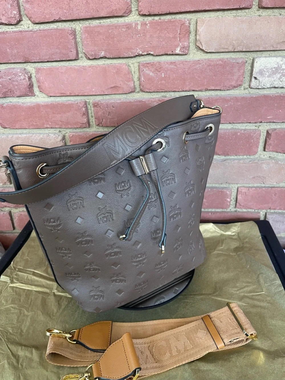 🔥MCM 🔥Brown 🔥Monogram 🔥Drawstring🔥 Tote with Shoulder Strap🔥 - Picture 5 of 13